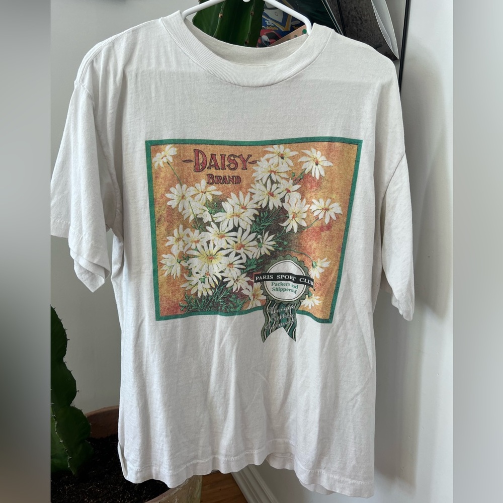 Paris Sport Club Vintage T-shirt. Vintage ~Daisy Brand~ print. Size Large.